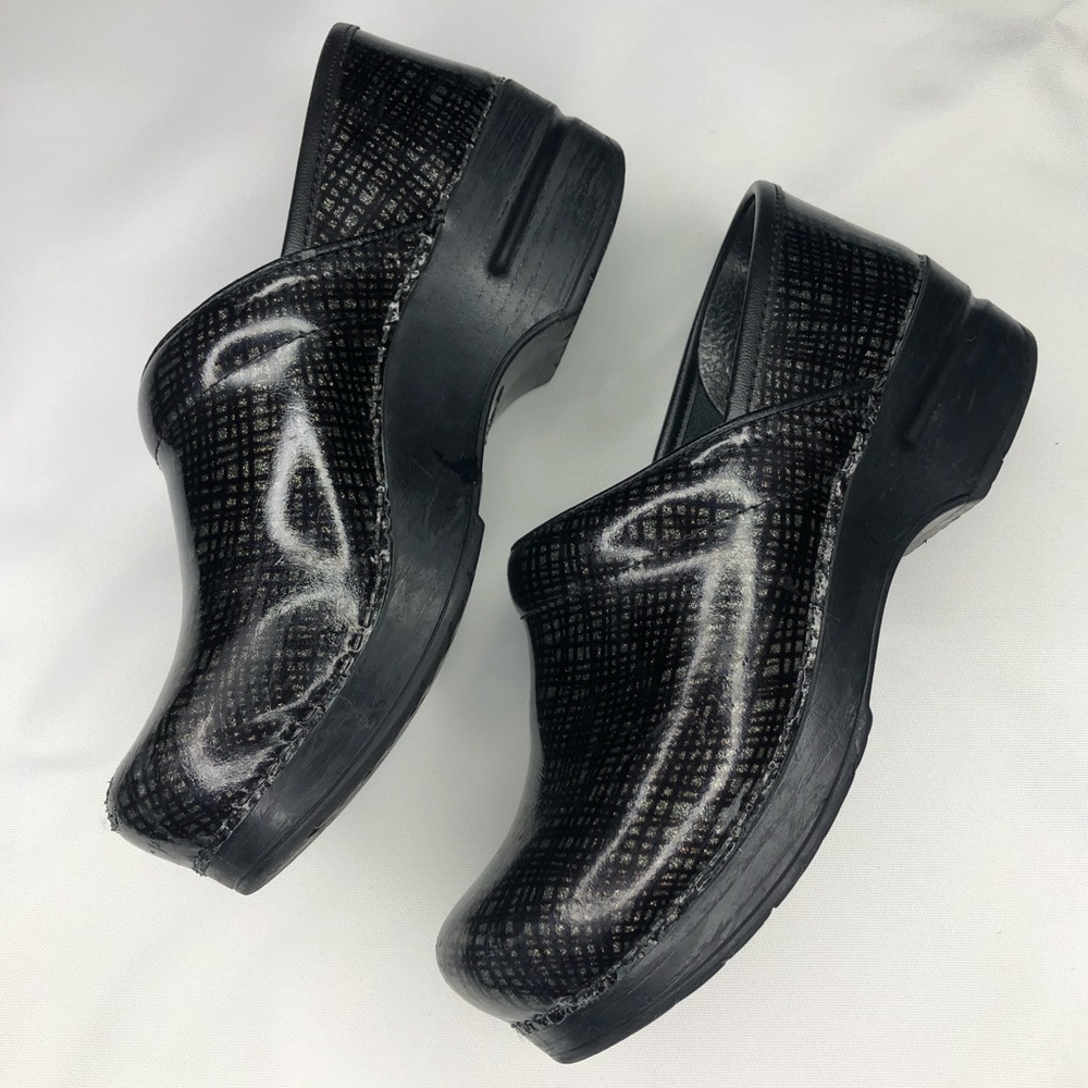 Dansko Pro XP Patent Leather Clogs EU 37 US 6.5-7